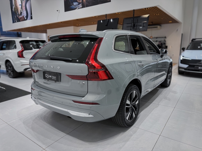 volvo xc60 t8 plus13