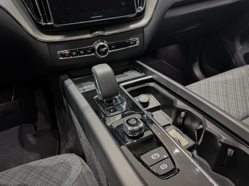 volvo xc60 t8 plus5