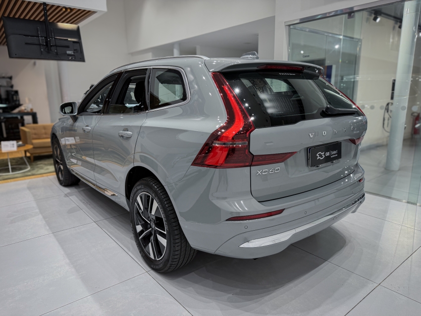 volvo xc60 t8 plus12