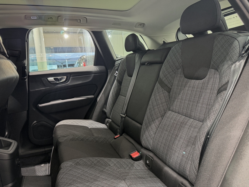 volvo xc60 t8 plus10