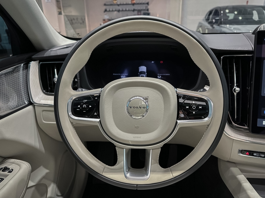 xc60 2.0 t8  ultra dark4