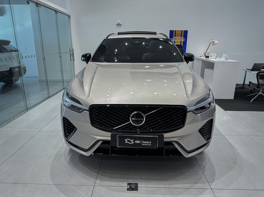 xc60 2.0 t8  ultra dark1