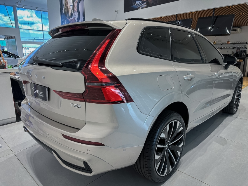 xc60 2.0 t8  ultra dark9