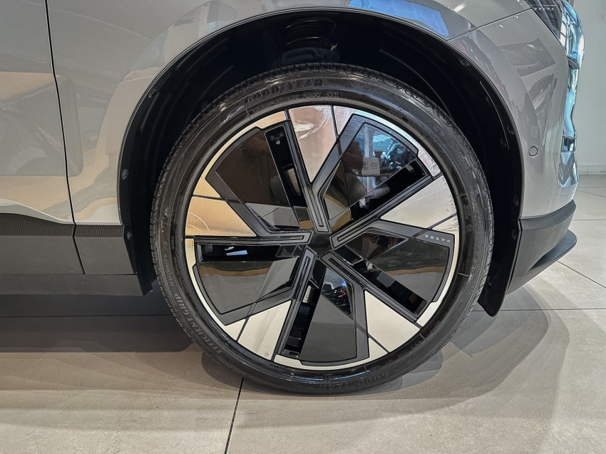 ex30 e60 ultra9