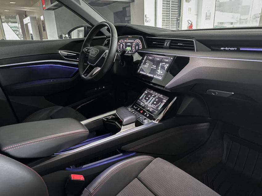 audi q8 e-tron 55 quattro8