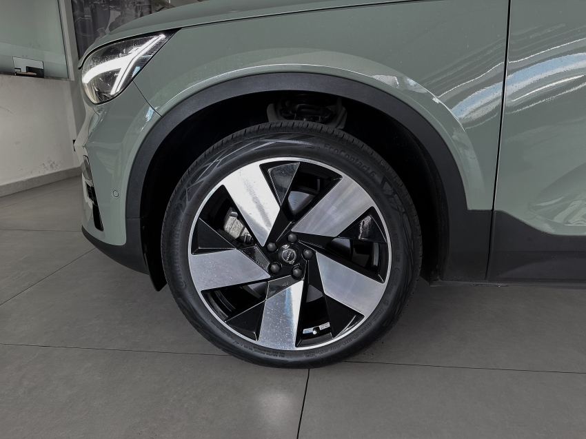 VOLVO C40 RECHARGE11