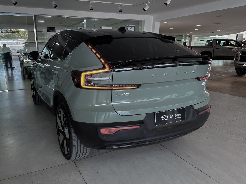 VOLVO C40 RECHARGE13