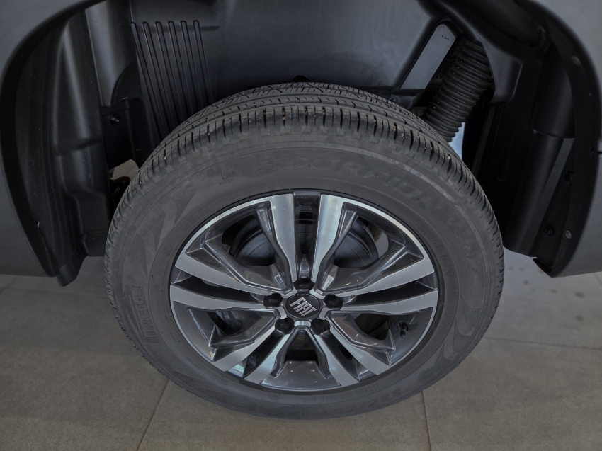 fiat toro 1.3 turbo 270 flex freedom at6 4p automatico 2025
