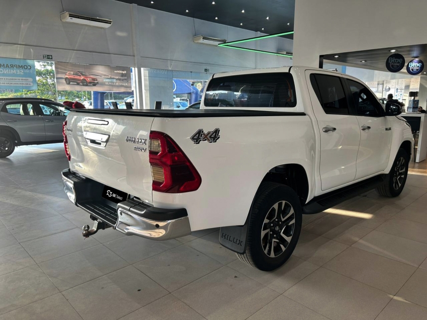 toyota hilux 2.8 d-4d turbo diesel cd srv 4x4 automatico 4p 202211