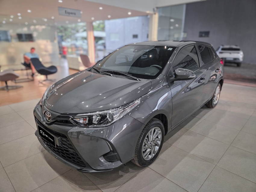toyota yaris 1.5 16v flex xs multidrive 4p automatico 20242