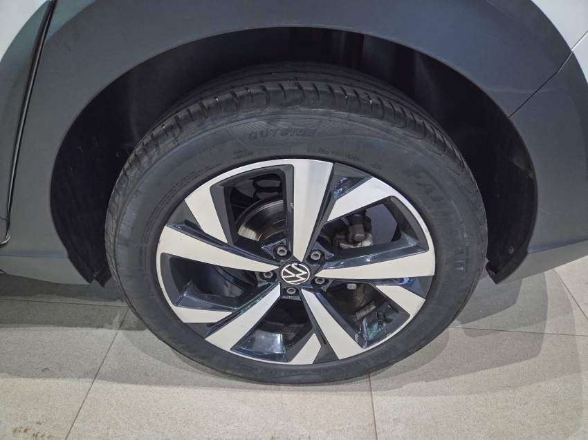 volkswagen nivus 1.0 200 tsi total flex highline automatico 4p 20237