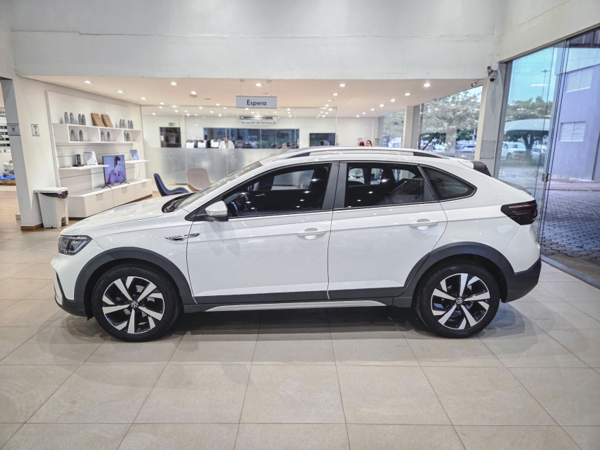 volkswagen nivus 1.0 200 tsi total flex highline automatico 4p 20238