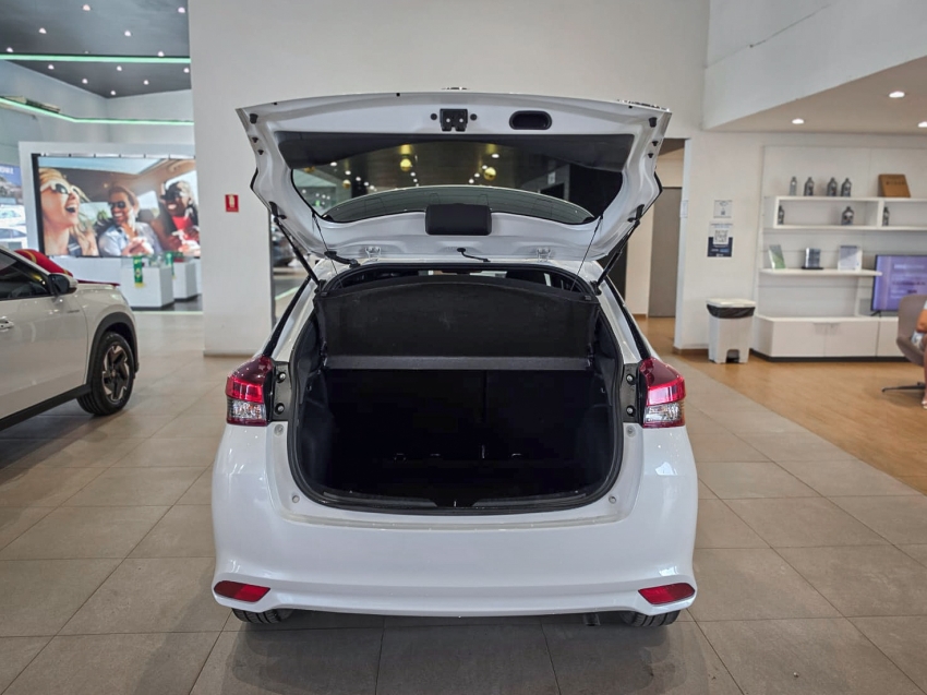 toyota yaris 1.5 16v flex sedan xls connect multidrive 4p automatico 202112