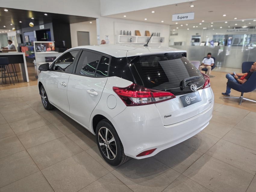 toyota yaris 1.5 16v flex sedan xls connect multidrive 4p automatico 202110