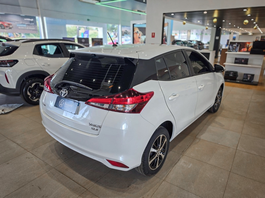 toyota yaris 1.5 16v flex sedan xls connect multidrive 4p automatico 202111