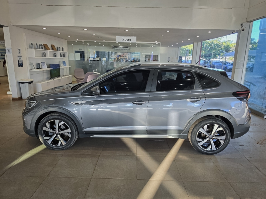 volkswagen nivus 1.0 200 tsi total flex highline automatico 4p 20223