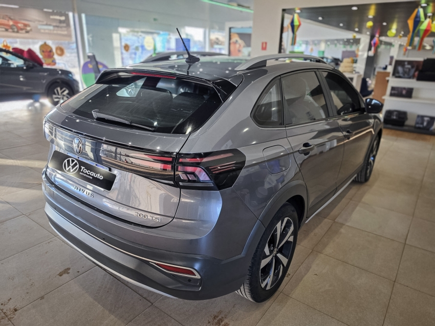 volkswagen nivus 1.0 200 tsi total flex highline automatico 4p 202212