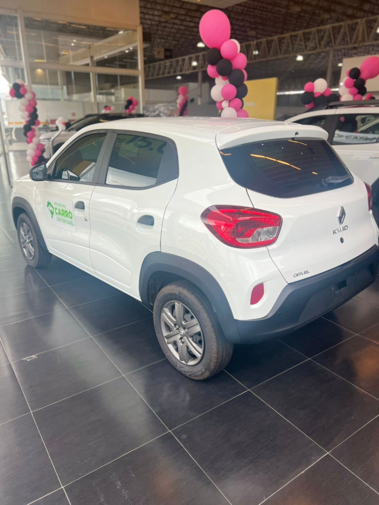 kwid zen 2026 com central multimidia + camera de re sensor estacionamento insulfilme e emplacamento total 2025 pago.2 kwid zen 2026 com central multimidia + camera de re sensor estacionamento insulfilme e emplacamento total 2025 pago.2