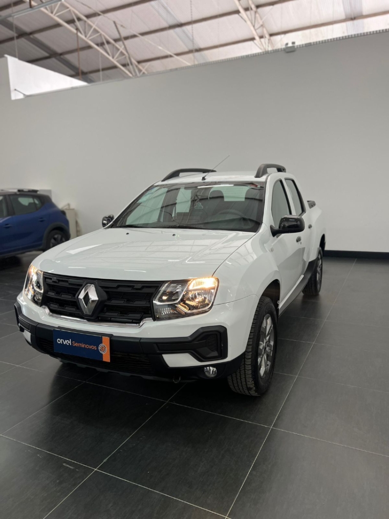 renault oroch 1.6 16v sce flex intense manual 4p 2025