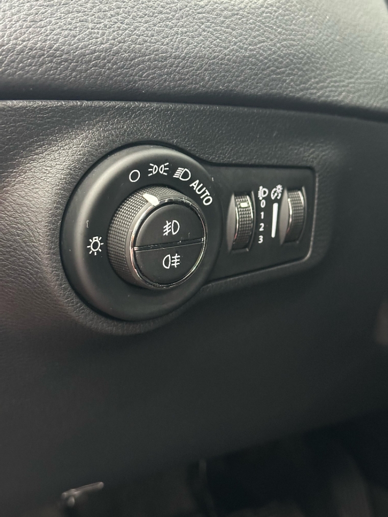 jeep compass 2.0 16v flex longitude automatico 4p 2020 jeep compass 2.0 16v flex longitude automatico 4p 2020