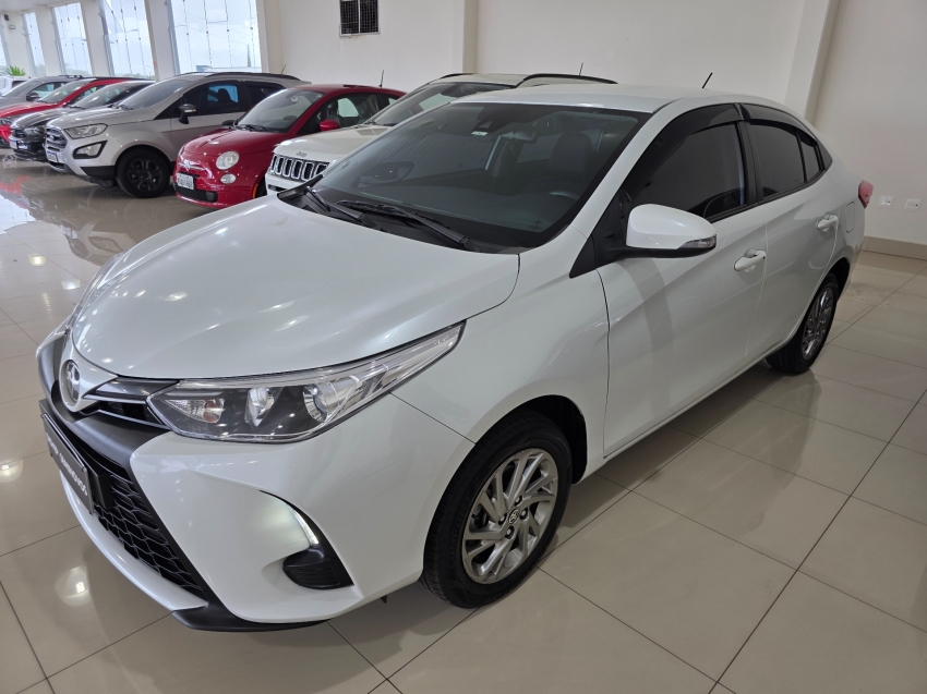toyota yaris 1.5 16v flex sedan xs connect multidrive 4p automatico 20233