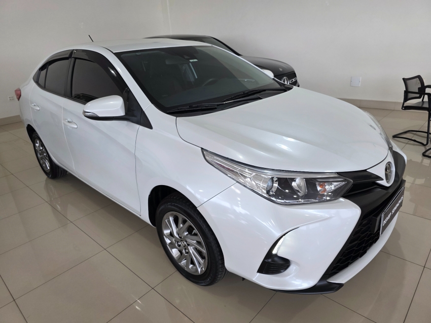 toyota yaris 1.5 16v flex sedan xs connect multidrive 4p automatico 20232