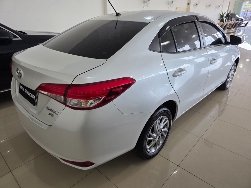 toyota yaris 1.5 16v flex sedan xs connect multidrive 4p automatico 20235