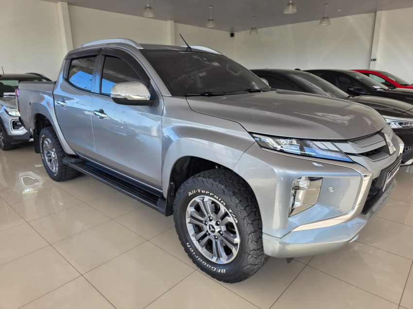 mitsubishi l200 triton 2.4 16v turbo diesel sport hpe-s cd 4p 4x4 automatico 20222
