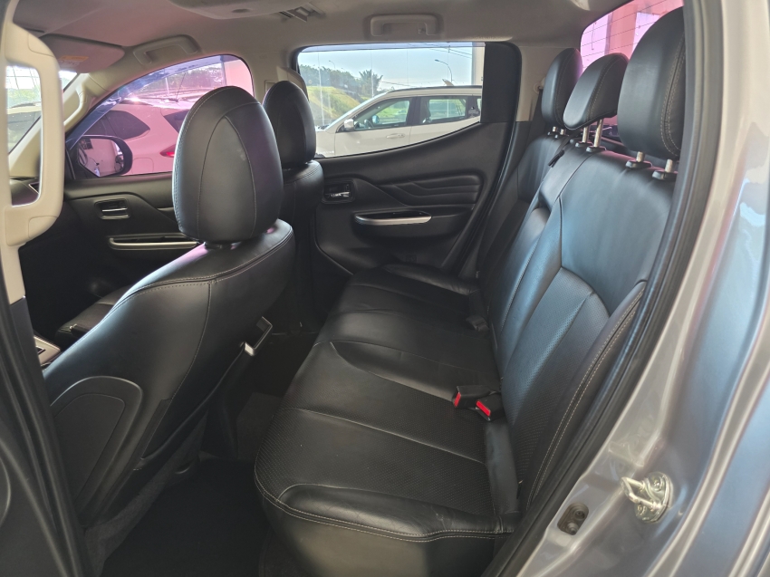 mitsubishi l200 triton 2.4 16v turbo diesel sport hpe-s cd 4p 4x4 automatico 20224