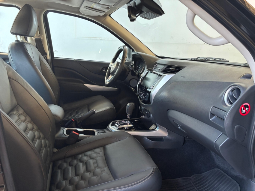 nissan frontier 2.3 16v turbo diesel platinum cd 4x4 automatico 4p 2024
