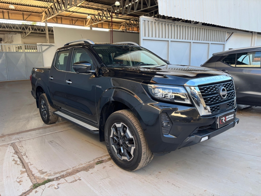 nissan frontier 2.3 16v turbo diesel platinum cd 4x4 automatico 4p 2024