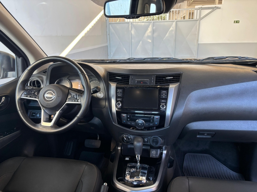 nissan frontier 2.3 16v turbo diesel platinum cd 4x4 automatico 4p 2024