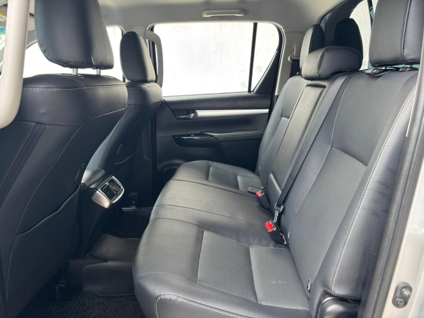 toyota hilux 2.8 d-4d turbo diesel cd srx plus 4x4 automatico 2.0 4p 202410