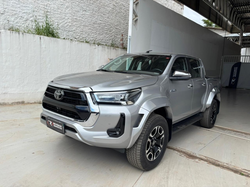 toyota hilux 2.8 d-4d turbo diesel cd srx plus 4x4 automatico 2.0 4p 2024