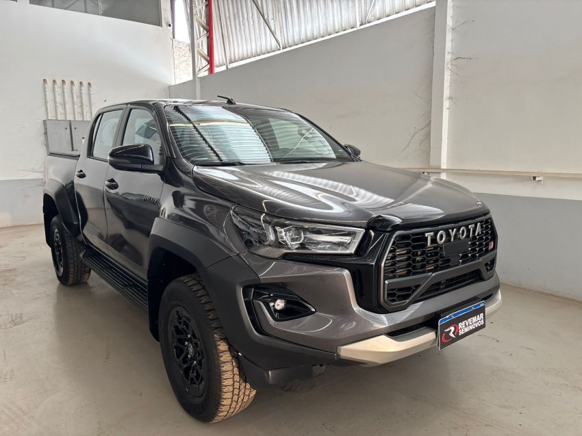 toyota hilux 2.8 d-4d turbo diesel cd gr-s 4x4 automatico 2.2 4p 20242