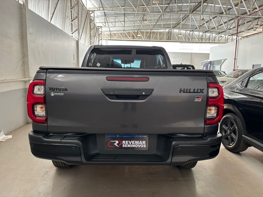 toyota hilux 2.8 d-4d turbo diesel cd gr-s 4x4 automatico 2.2 4p 20244