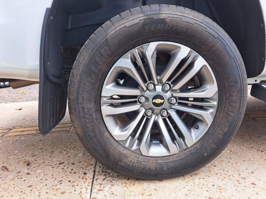 chevrolet s10 2.8 16v turbo diesel high country cd 4x4 automatico 4p 20259