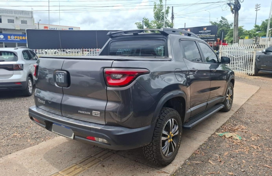 fiat toro 1.3 turbo 270 flex freedom at6 4p automatico 20242