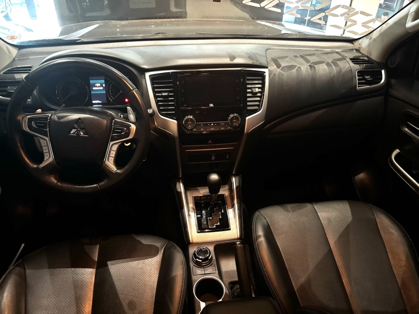 mitsubishi l200 triton 2.4 turbo diesel 4x4 at sport hpe 2024
