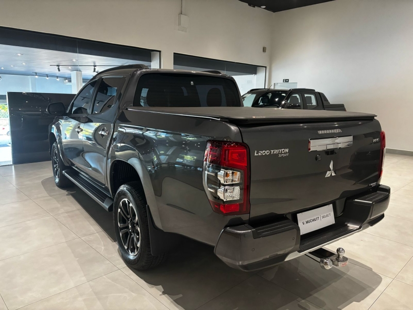 mitsubishi l200 triton 2.4 turbo diesel 4x4 at sport hpe 2024