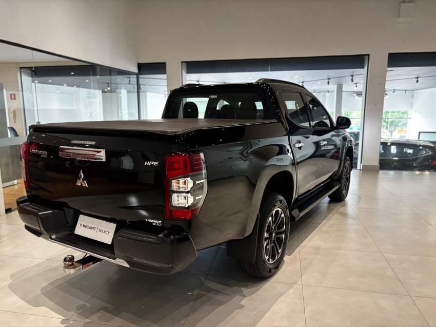 mitsubishi l200 triton 2.4 16v turbo diesel sport hpe cd 4p 4x4 automatico 2023