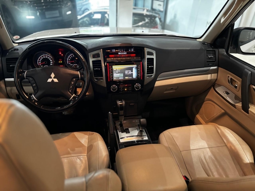 mitsubishi pajero full 3.8 hpe 4x4 v6 24v gasolina 4p automatico 2015
