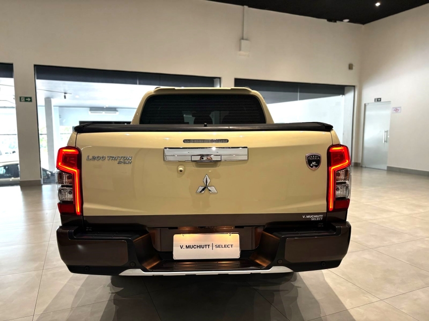 mitsubishi triton 2.4 biturbo diesel cd hpe-s 4x4 automatico 2025