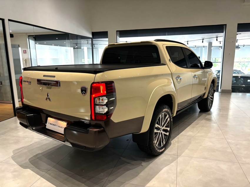 mitsubishi triton 2.4 biturbo diesel cd hpe-s 4x4 automatico 2025
