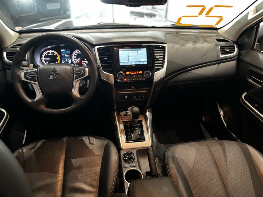 mitsubishi l200 triton 2.4 16v turbo diesel sport hpe-s cd 4p 4x4 automatico 2025