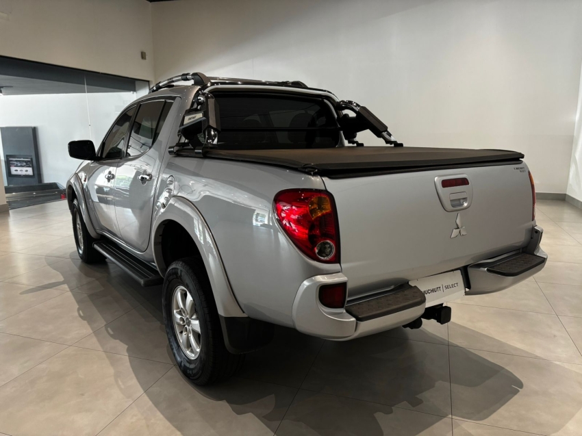 mitsubishi l200 triton 3.2 hpe 4x4 cd 16v turbo intercooler diesel 4p automatico 2013
