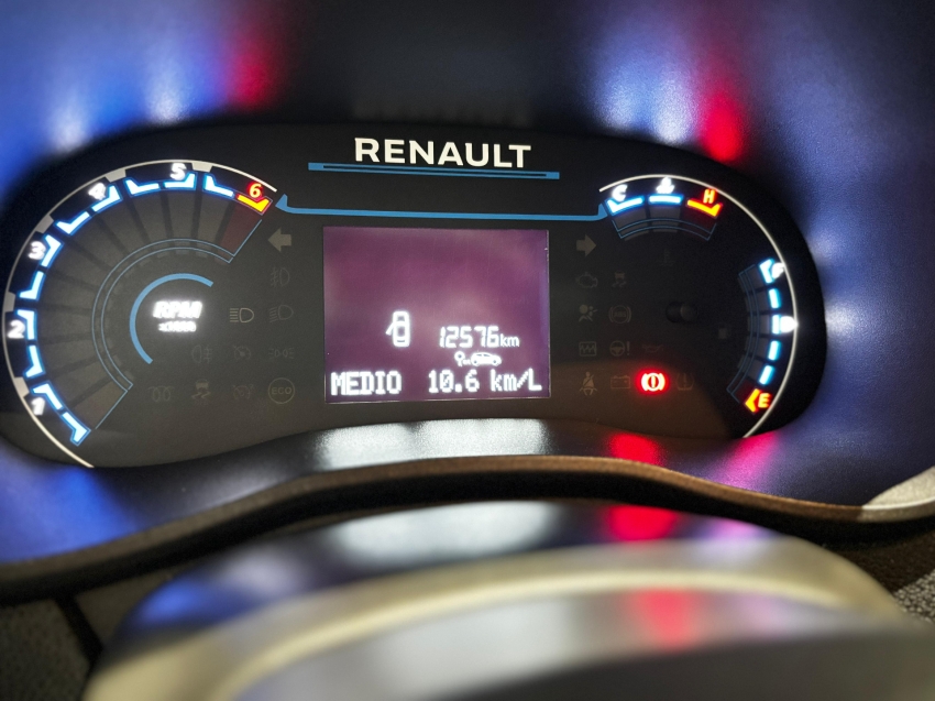 renault kwid 1.0 12v sce flex outsider manual 4p 2025