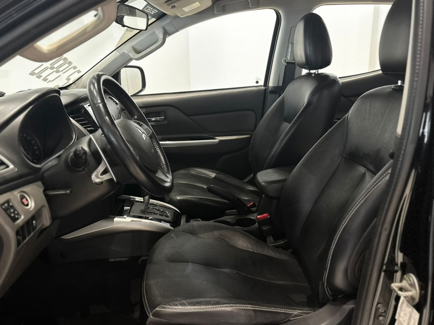 mitsubishi l200 triton 2.4 16v turbo diesel sport hpe cd 4p 4x4 automatico 2017