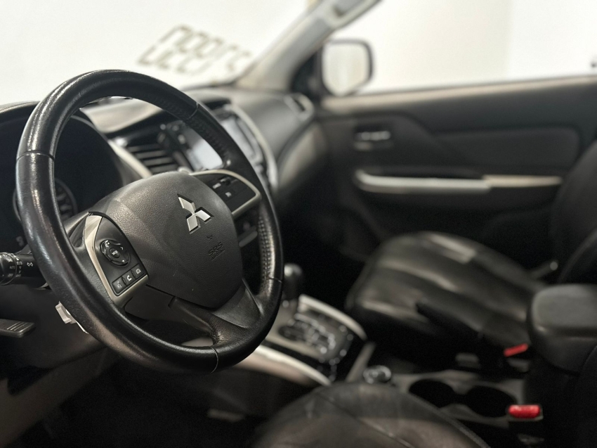 mitsubishi l200 triton 2.4 16v turbo diesel sport hpe cd 4p 4x4 automatico 2017