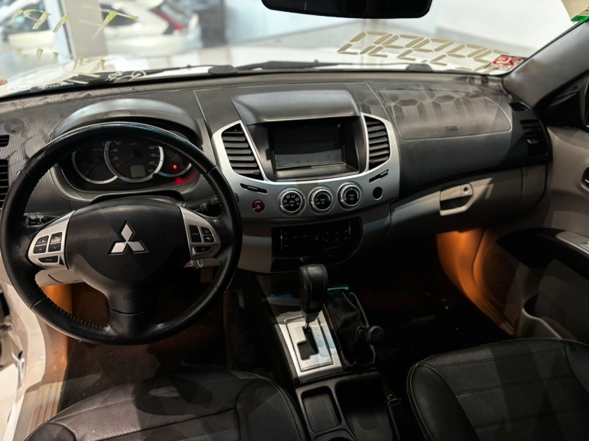 mitsubishi l200 triton 3.2 hpe 4x4 cd 16v turbo intercooler diesel 4p automatico manual 20177